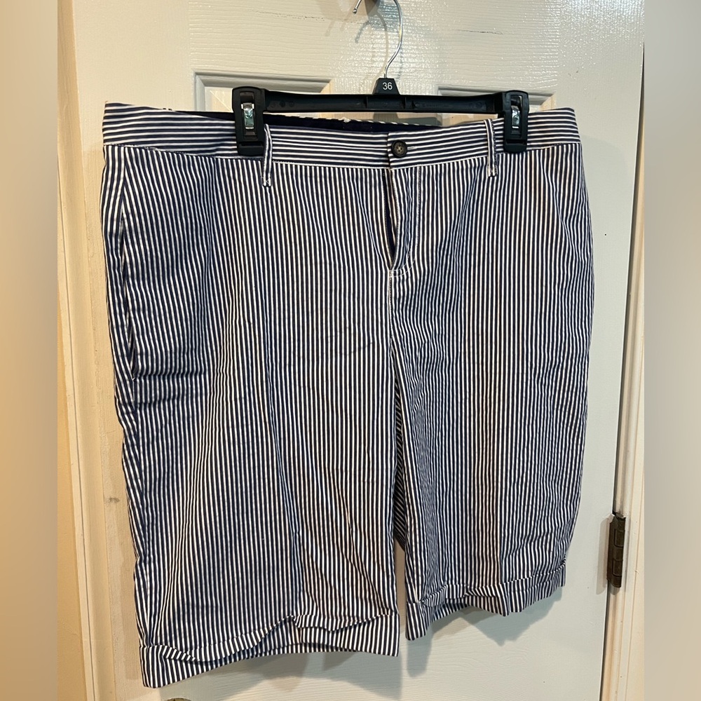 Women’s Nautica Navy blue and white stripe cuffed Bermuda shorts - size 16